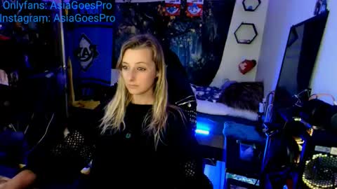 Snapshot of yoursecretgirlfriend963 chatting on January 2025 01:13:02 AM AsiaGoesPro - On All Socials online show from January 2025 01:13:02 AM