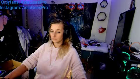 Snapshot of yoursecretgirlfriend963 chatting on January 2025 03:09:01 AM AsiaGoesPro - On All Socials online show from January 2025 03:09:01 AM