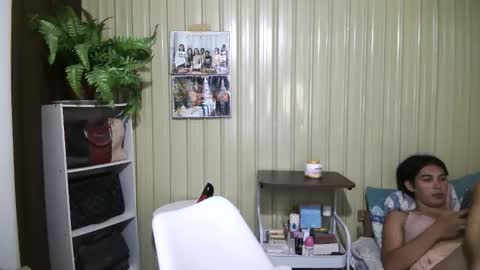 Snapshot of yoursubmissive_larah chatting on May 2026 07:06:02 AM yoursubmissive_larah online show from May 2026 07:06:02 AM