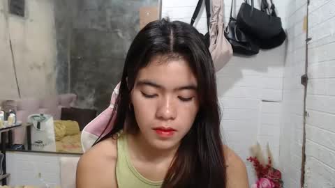 Snapshot of yoursweet_asian20 chatting on December 2024 04:15:02 AM Maddie online show from December 2024 04:15:02 AM