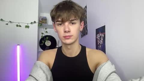 Snapshot of yoursweetyguy chatting on April 2026 06:02:02 PM yoursweetyguy online show from April 2026 06:02:02 PM