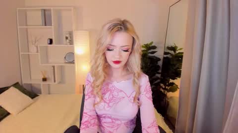 Emily online show from October 2025 04:20:02 PM