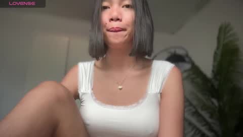 YowgineTheGreat online show from December 2024 01:36:02 AM