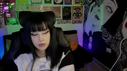 Snapshot of yuhwa chatting on November 2025 01:37:01 AM rawr Anne Independent model online show from November 2025 01:37:01 AM