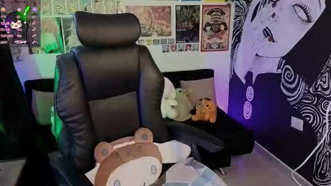 Snapshot of yuhwa chatting on November 2025 06:06:02 PM rawr Anne Independent model online show from November 2025 06:06:02 PM