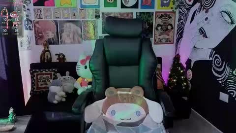 Snapshot of yuhwa chatting on December 2025 06:23:01 PM rawr Anne Independent model online show from December 2025 06:23:01 PM