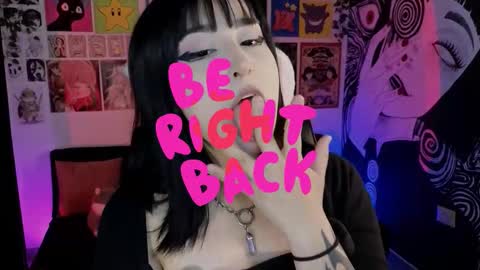 Snapshot of yuhwa chatting on December 2025 05:50:01 PM rawr Anne Independent model online show from December 2025 05:50:01 PM