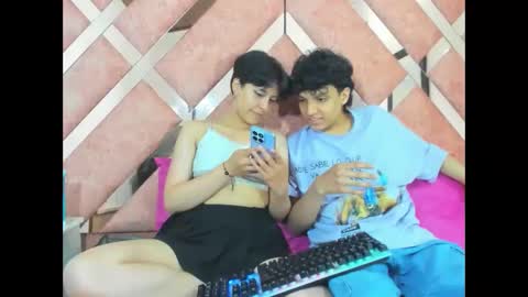 Snapshot of yui_and_rin_ chatting on December 2025 03:04:01 AM Yui Rin online show from December 2025 03:04:01 AM