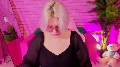 Snapshot of yukiohara chatting on December 2025 08:41:02 AM Yuki online show from December 2025 08:41:02 AM