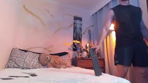 Snapshot of yulianpereira25 chatting on May 2026 01:03:02 AM yulian 2811 online show from May 2026 01:03:02 AM
