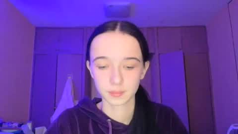 Yuliia online show from November 2025 06:45:01 AM