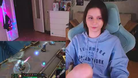 Snapshot of yum_neko_chan chatting on December 2024 06:17:02 PM Kris online show from December 2024 06:17:02 PM