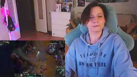 Snapshot of yum_neko_chan chatting on February 2025 07:10:02 PM Kris online show from February 2025 07:10:02 PM