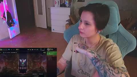 Snapshot of yum_neko_chan chatting on February 2025 10:43:01 PM Kris online show from February 2025 10:43:01 PM