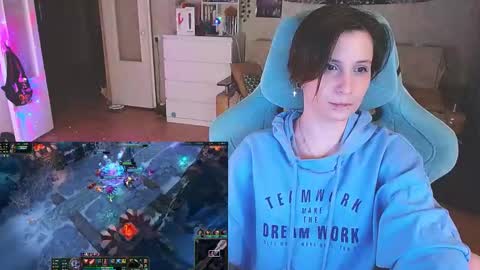 Snapshot of yum_neko_chan chatting on February 2025 08:09:02 PM Kris online show from February 2025 08:09:02 PM