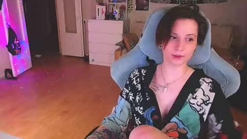 Snapshot of yum_neko_chan chatting on February 2025 07:37:02 PM Kris online show from February 2025 07:37:02 PM