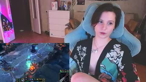 Snapshot of yum_neko_chan chatting on March 2025 07:43:02 PM Kris online show from March 2025 07:43:02 PM