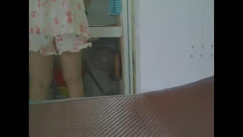 yumi123_ online show from November 2025 12:34:02 AM