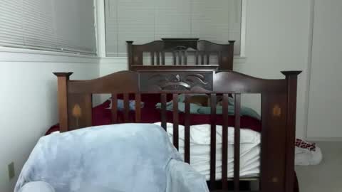 Snapshot of yumiandwolf chatting on December 2025 06:19:02 AM yumiandwolf online show from December 2025 06:19:02 AM