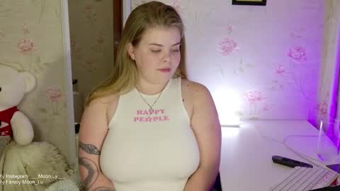 Polly online show from October 2025 06:50:01 PM