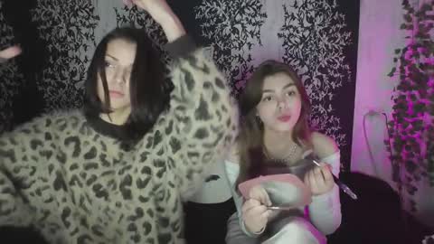 yummy_chica online show from October 2025 08:29:01 PM