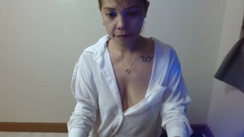 yunahuntrixx online show from May 2026 10:34:01 AM