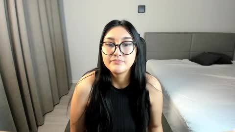 Yuna online show from November 2025 07:13:01 PM