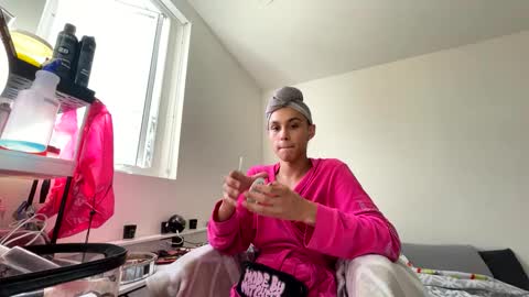 BbyTSSLut online show from October 2025 10:07:01 PM