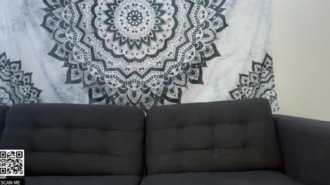 yurdreams_22 online show from April 2026 03:01:02 PM