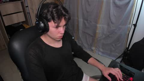 yurii_moody online show from December 2024 02:42:02 AM