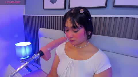 Yuyis  online show from December 2024 04:01:02 AM