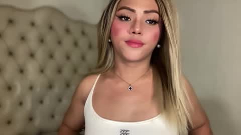 Miss Cali online show from November 2025 04:22:01 AM