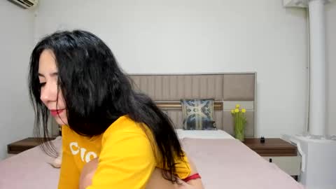 yvonnebabe online show from December 2024 06:28:02 AM