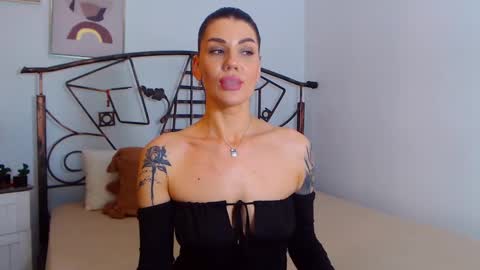 I V Y   online show from December 2024 11:34:02 PM