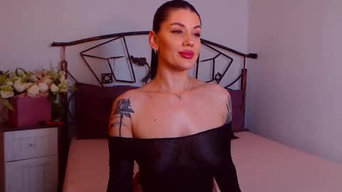 I V Y   online show from November 2025 09:14:01 PM