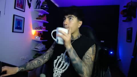 zac_muller1 online show from November 2025 02:54:01 PM