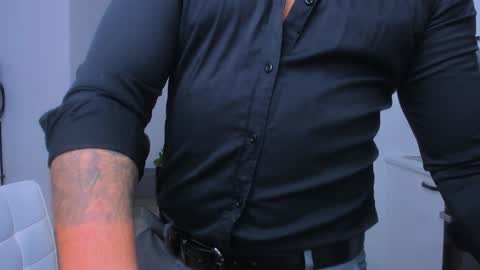 Snapshot of zackconnorsx chatting on November 2025 10:40:01 PM Zack online show from November 2025 10:40:01 PM