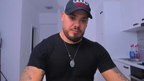 Snapshot of zackconnorsx chatting on November 2025 01:00:02 AM Zack online show from November 2025 01:00:02 AM