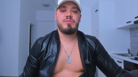 Snapshot of zackconnorsx chatting on December 2025 12:26:02 AM Zack online show from December 2025 12:26:02 AM