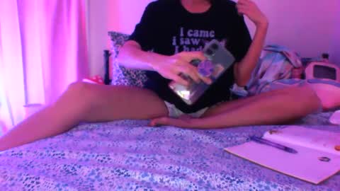 Snapshot of zaddyslilslutbucket chatting on September 2025 11:27:02 PM zaddyslilslutbucket online show from September 2025 11:27:02 PM