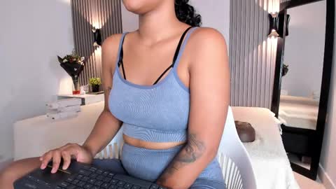 Snapshot of zafiiraa chatting on October 2025 11:44:02 AM zafira online show from October 2025 11:44:02 AM