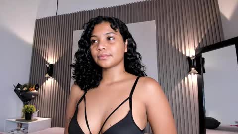 Snapshot of zafiiraa chatting on November 2025 11:43:02 AM zafira online show from November 2025 11:43:02 AM