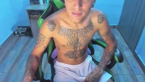 Snapshot of zafirocum chatting on December 2025 12:03:02 PM BiG Zafiro online show from December 2025 12:03:02 PM