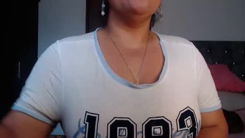 Zahi ... wants to play with everyone...yessss online show from November 2025 02:40:02 PM