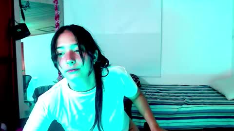 Snapshot of zainasiddiqui chatting on October 2025 01:48:02 PM Zaina online show from October 2025 01:48:02 PM