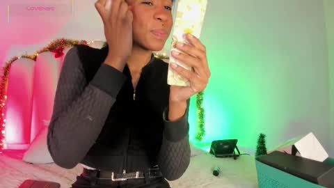 Snapshot of zairarose25 chatting on December 2025 01:38:02 PM Zaira online show from December 2025 01:38:02 PM