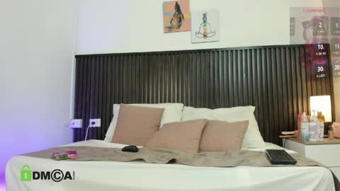 zaira online show from April 2026 12:20:01 PM