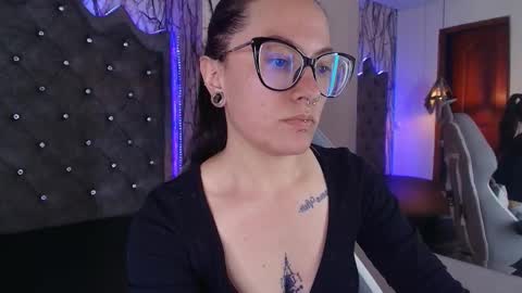 Snapshot of zami_escobar_of chatting on November 2025 08:30:01 PM online show from November 2025 08:30:01 PM