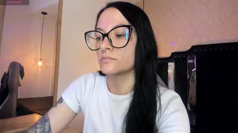 Snapshot of zami_escobar_of chatting on November 2025 06:56:02 PM online show from November 2025 06:56:02 PM