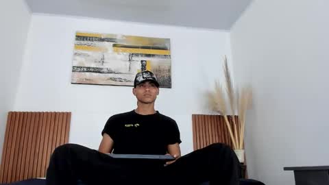 Zander online show from November 2025 01:32:02 PM